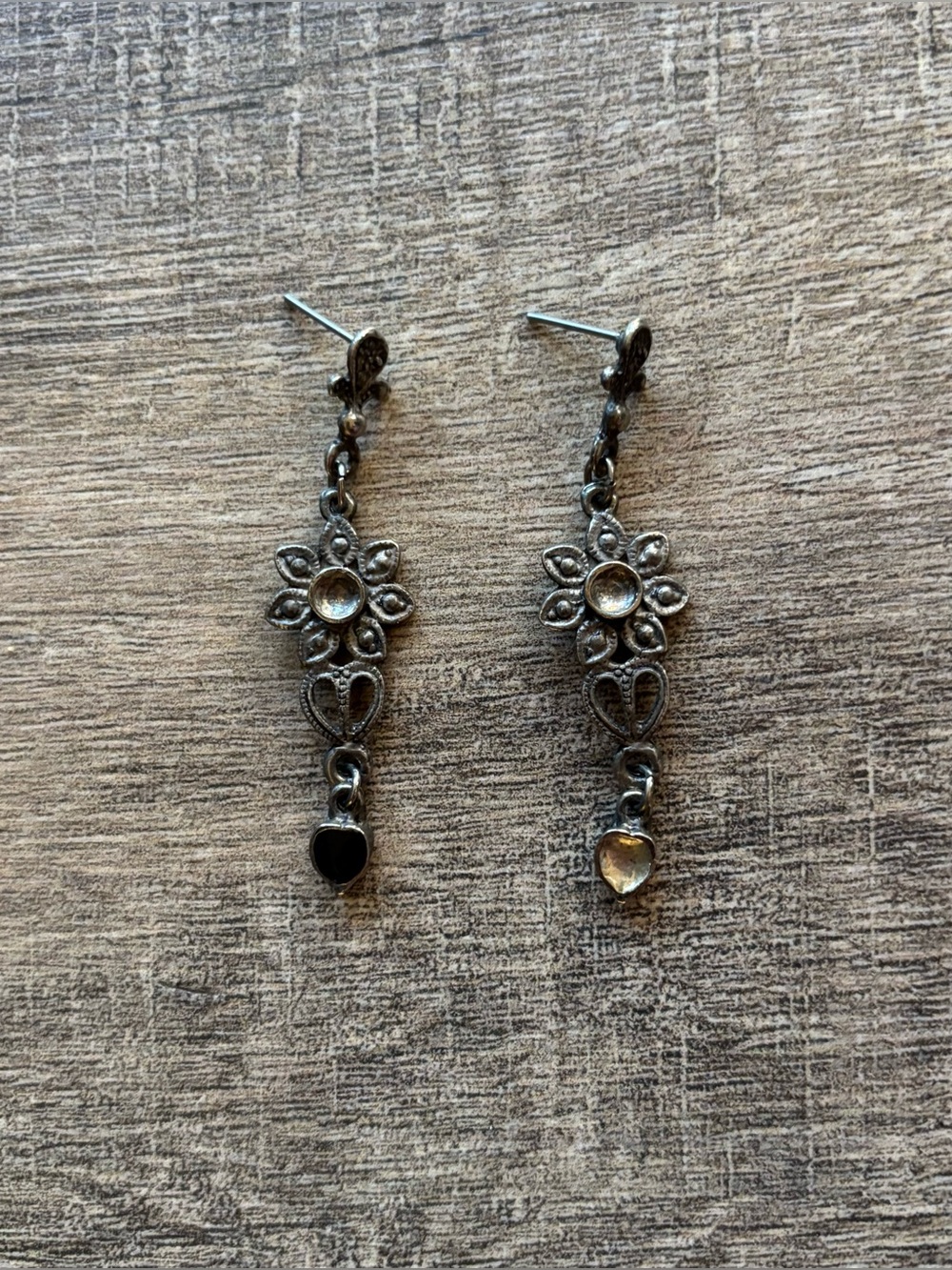 Vintage Women’s Silver-Tone Oxidized Open Heart Flower Drop Dangle Earrings